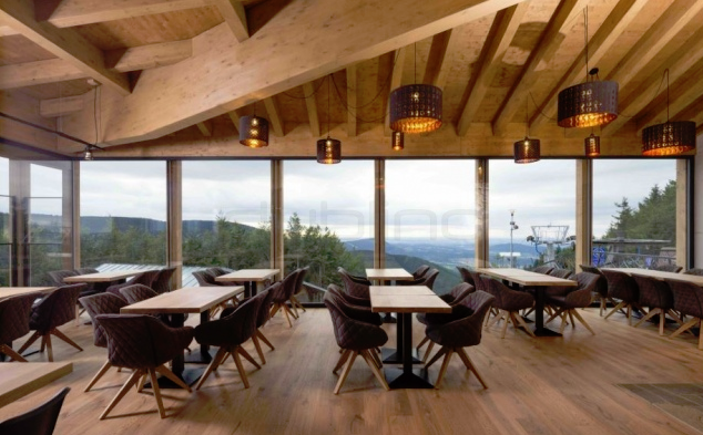 Volba židlí do restaurace: Styl a pohodlí v hlavních rolích